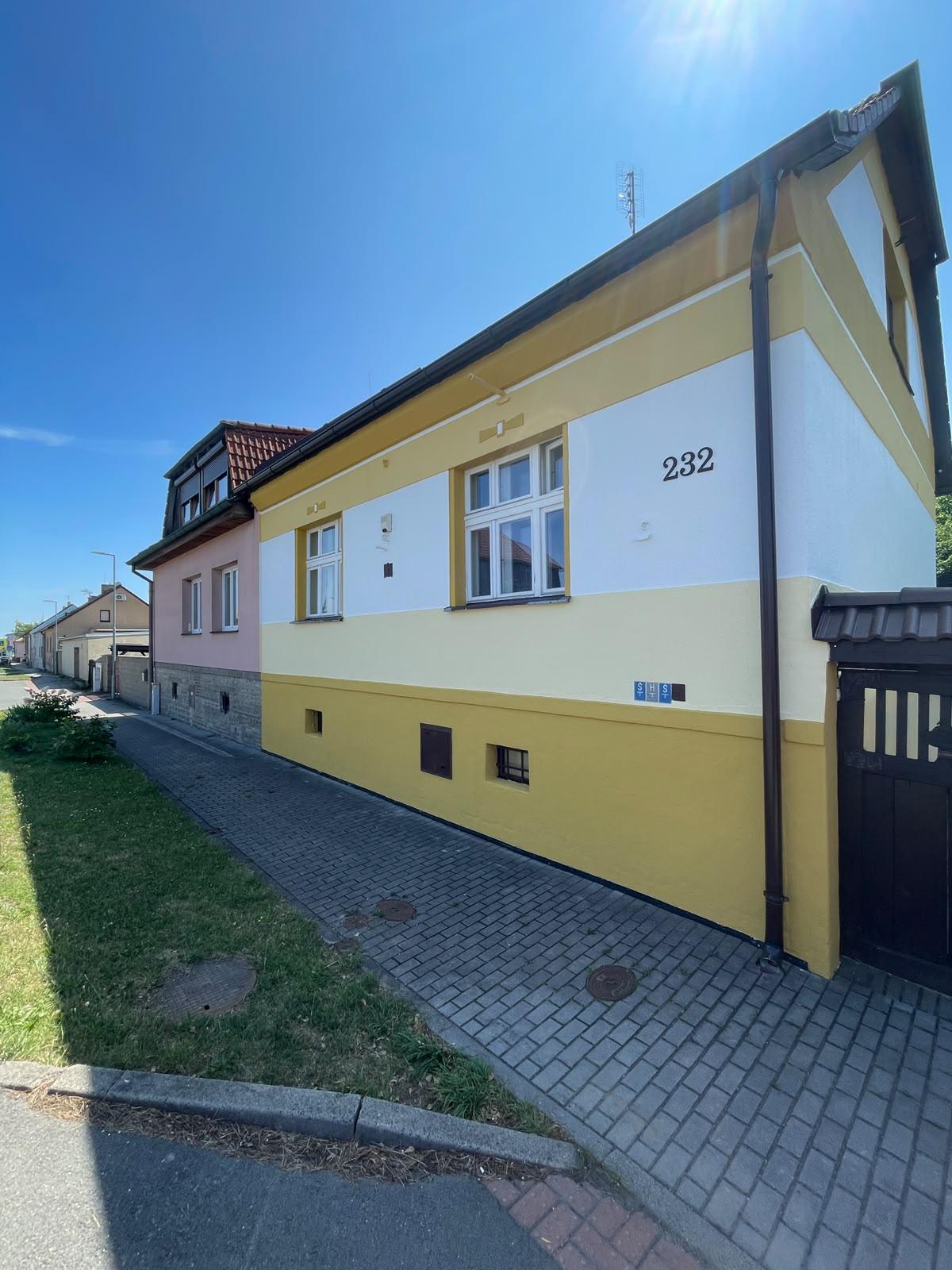 Fotodokumentace realizace — fasáda starého rodinného domu