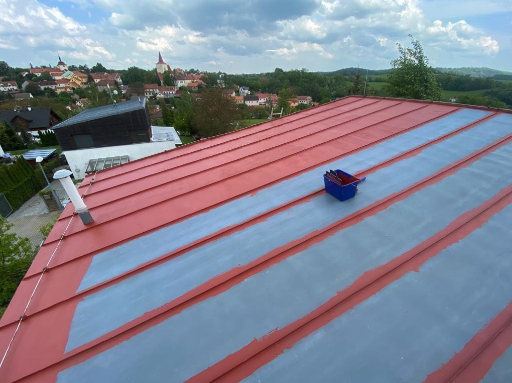 Fotodokumentace realizace — plechová střecha rodinného domu
